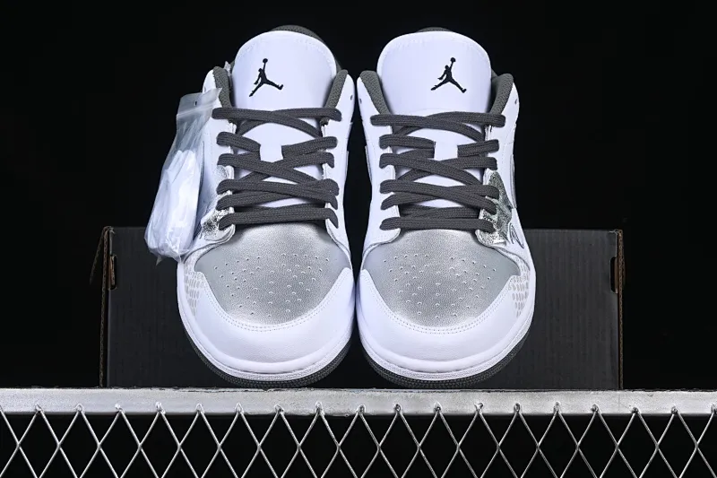 All categories Air Jordan Jordan series basketball shoes Air Jordan 1 Low Air Jordan 1 Low AJ1 Joe 1 Year of the Snake custom low-top cultural basketball shoes 553558-152
